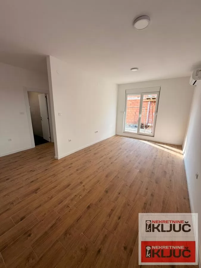 KOD NAJLON PIJACE, 37m2, Jednoiposoban, Parking 4