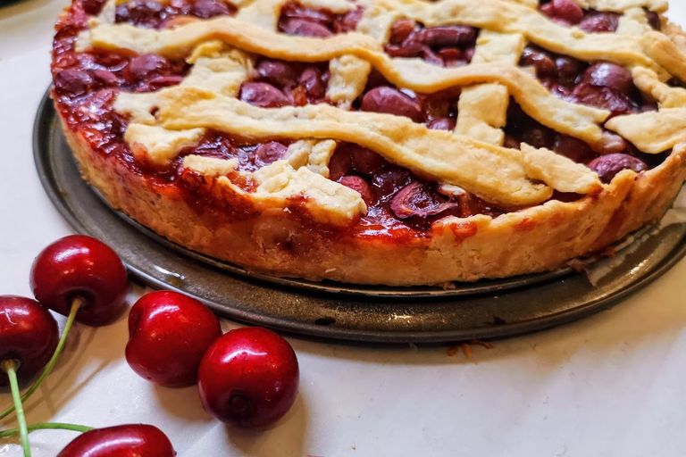 tartă cu cireșe și vișine