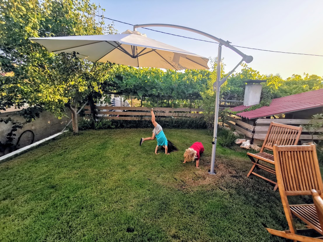 copii-fericiti-cazare