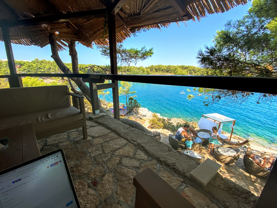 hvar-office