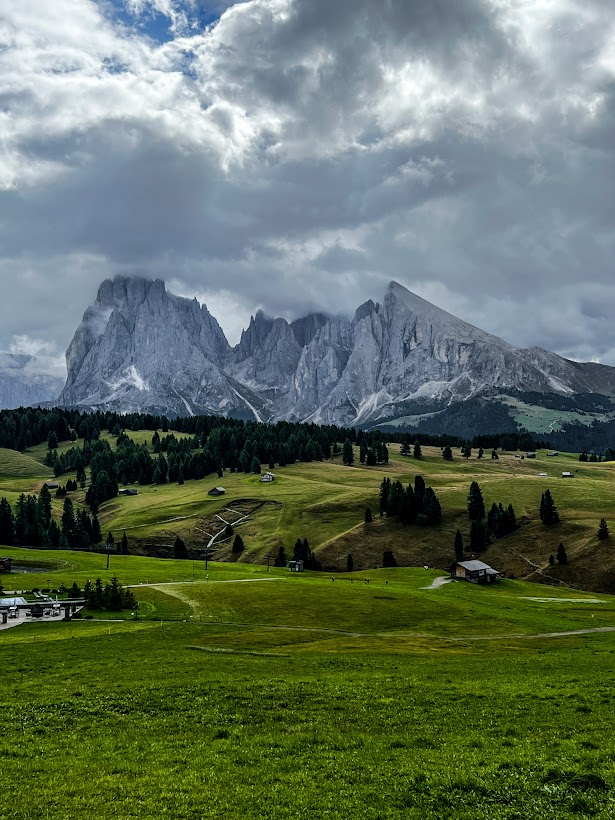 munte-alpe-di-siusi