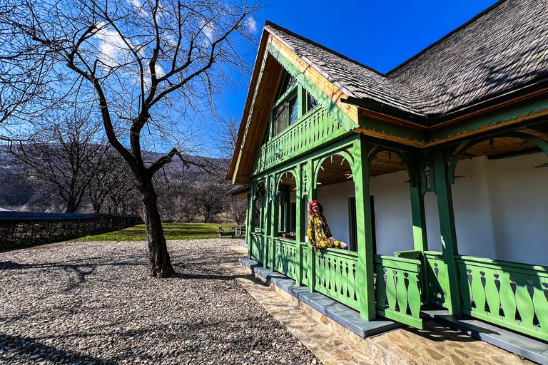 6E3303F5-E7DC-4C85-BDDF-7D1520AF543F