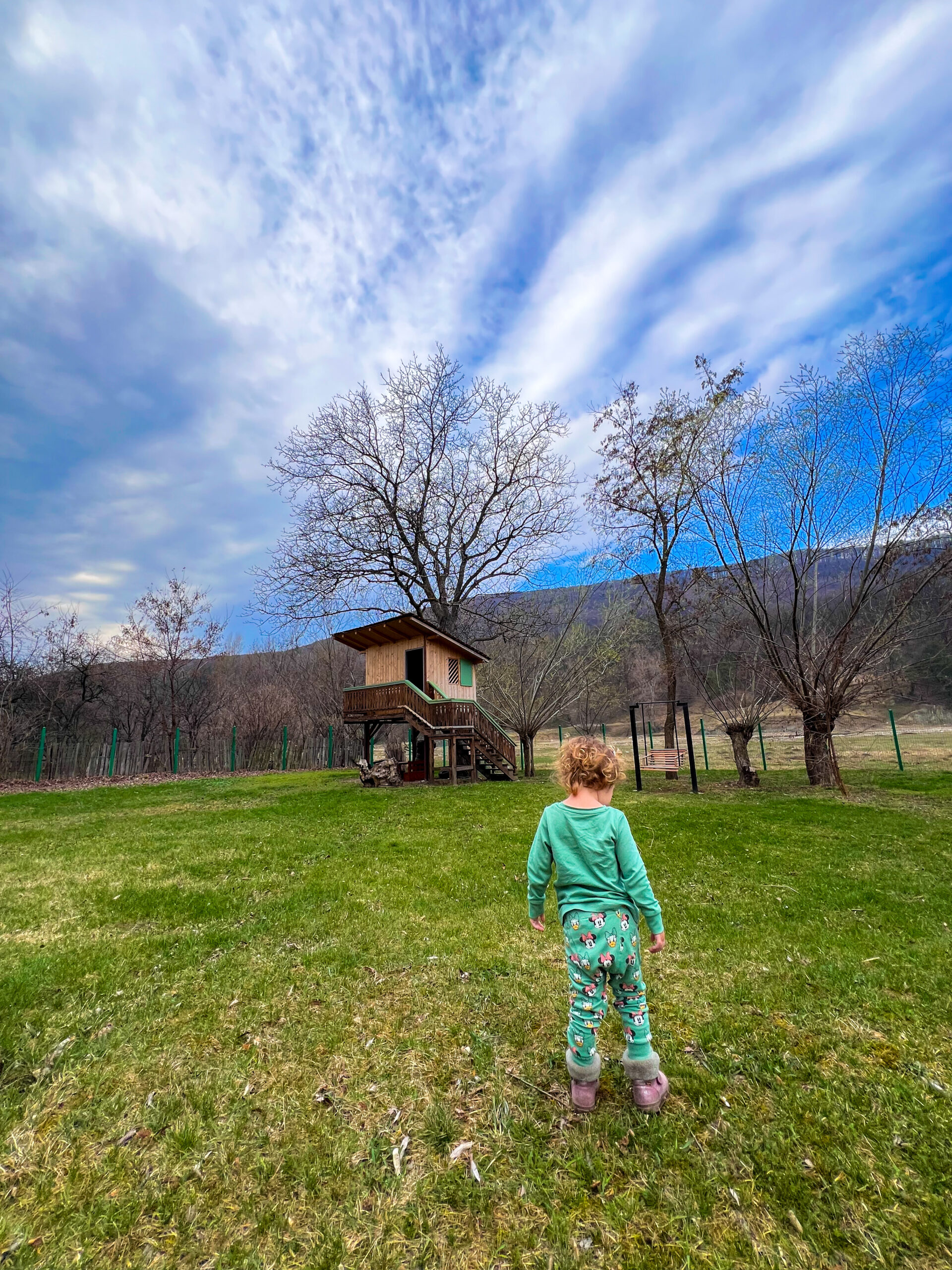 BABBE766-2C93-4D1B-8269-240393BEB42A