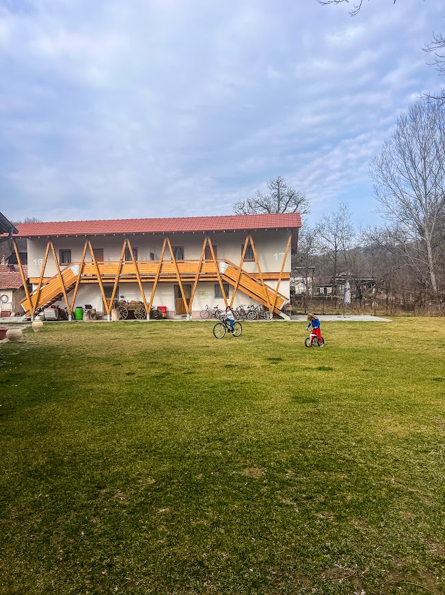 FD13C436-BEDB-4118-BA65-1004D5C01F10