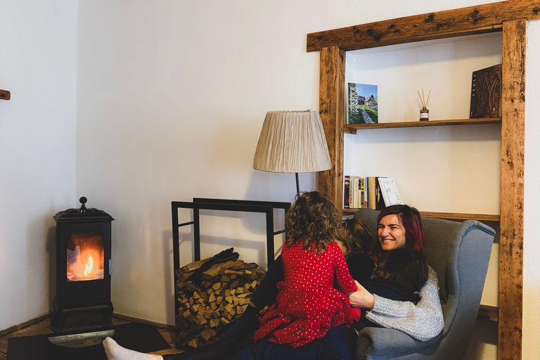 Illustration of a mother with 3 kids at Mesendorf Gasthaus