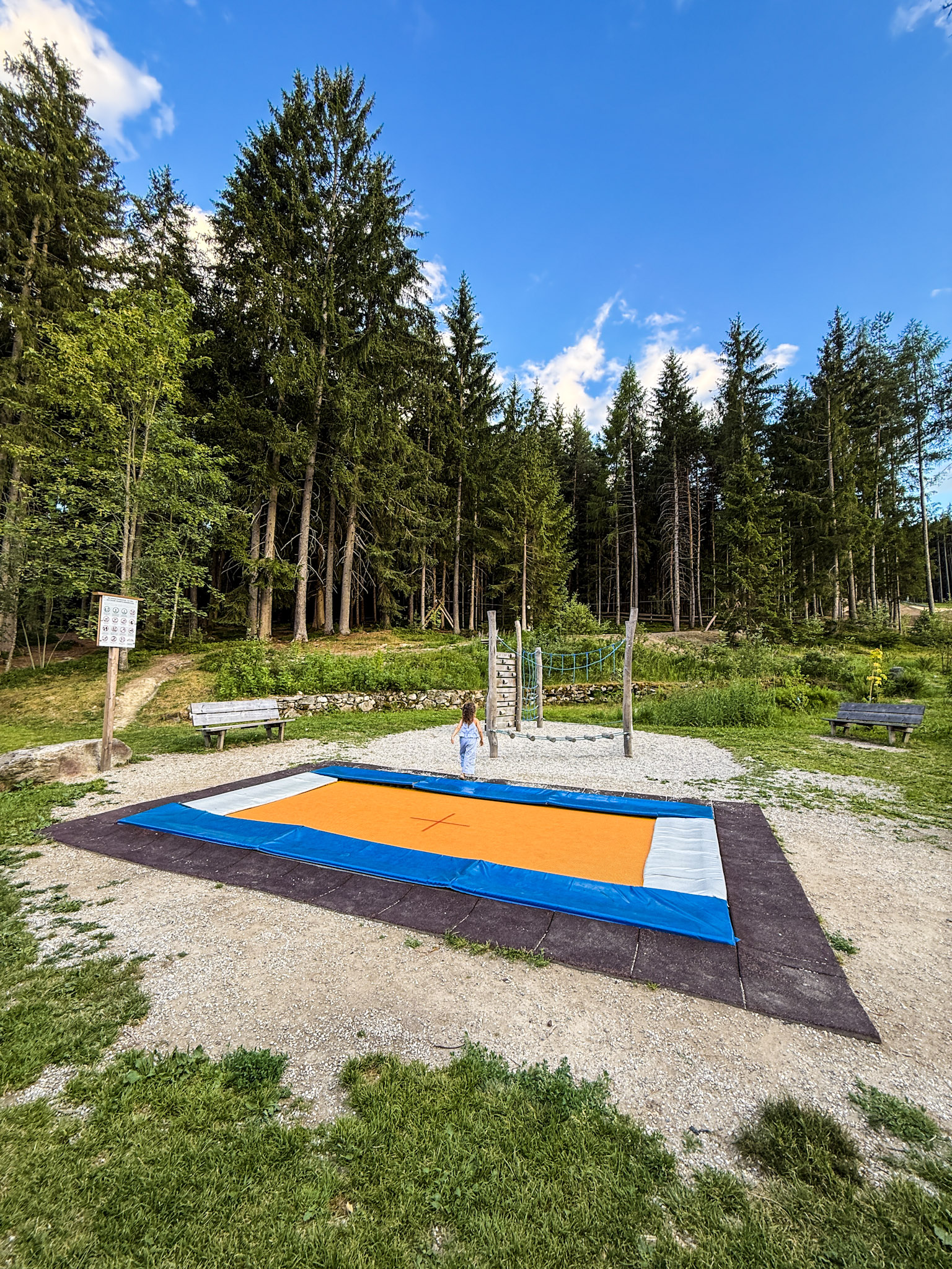 loc de joaca langa Land Art