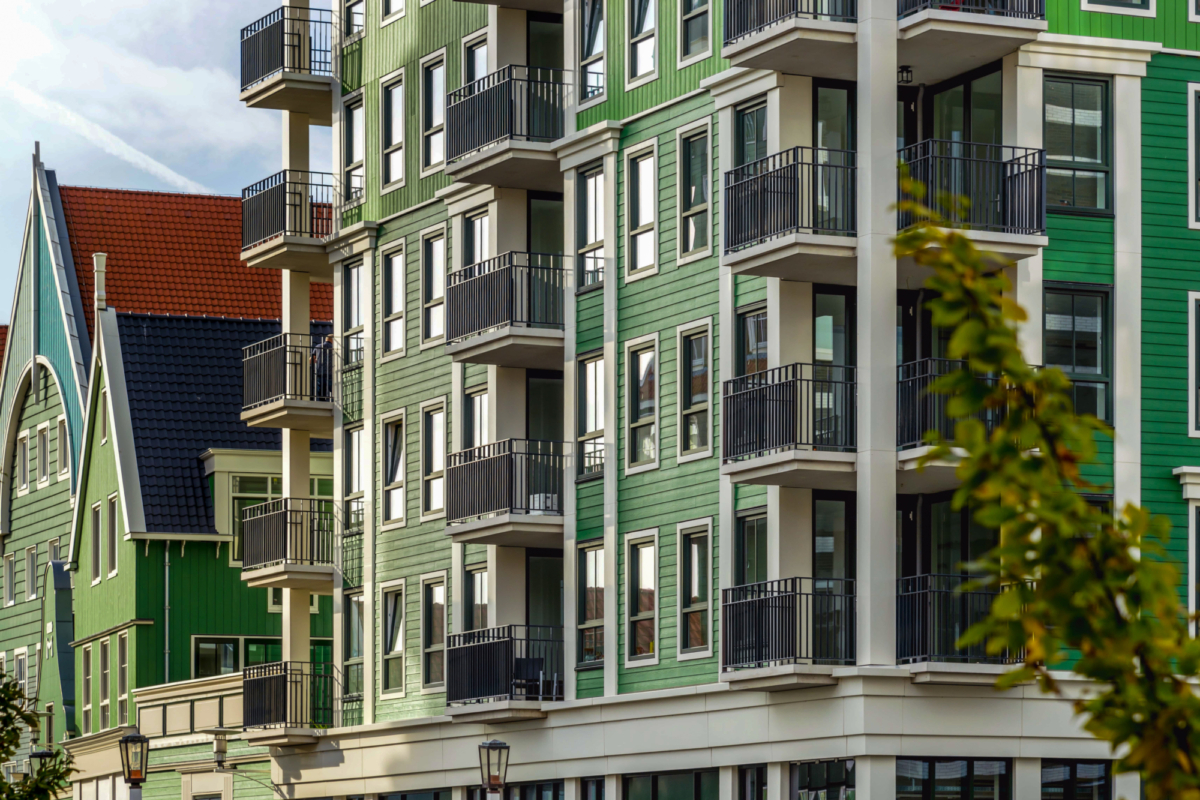 Mombarg Beton - Kop Noordsche Bos - Appartementencomplex Romanov - Zaandam - woningbouw - prefab betonnen balkons, dakplaten, kolommen, trappen, bordessen en wanden