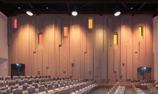 Mombarg Beton leverde prefab beton wanden voor Kerkgebouw de Poort in Oud-Beijerland Mombarg Beton leverde prefab beton wanden voor Kerkgebouw de Poort in Oud-Beijerland