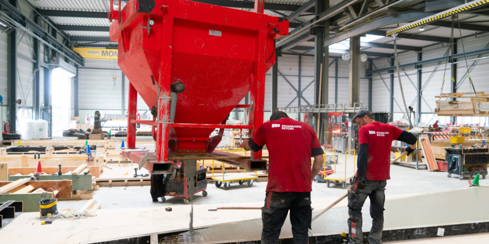 Mombarg Beton Storter assistent storter 001 Mombarg Beton Storter assistent storter 001