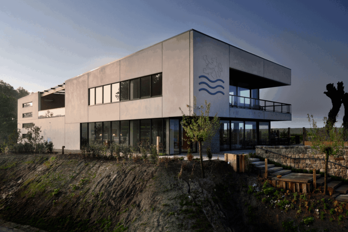 Mombarg Beton - Brasserie de Vierbannen - Ouwekerk 003