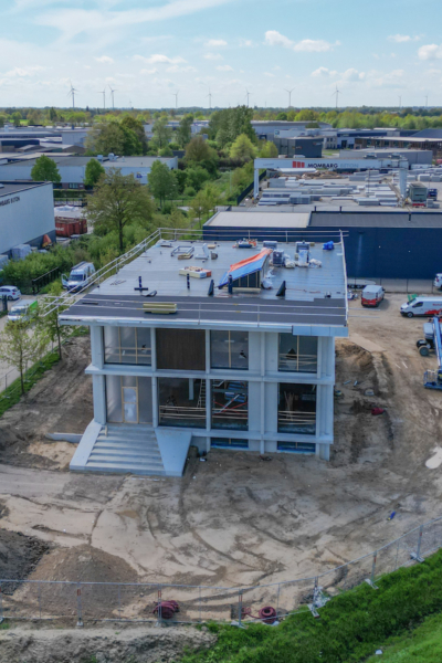 Mombarg Beton Nieuwbouw kantoor drone shot 2