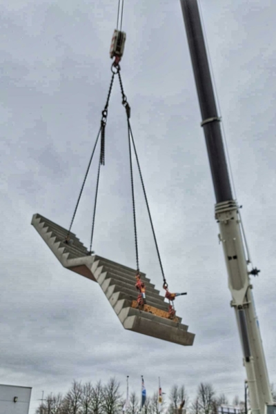 Mombarg Beton Nieuwe kantoor Plaatsen trap