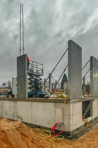 Mombarg Beton nieuwe kantoor eerste wanden