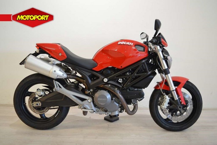 Ducati MONSTER 696 +