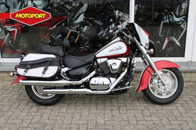 Suzuki VL 1500 intruder