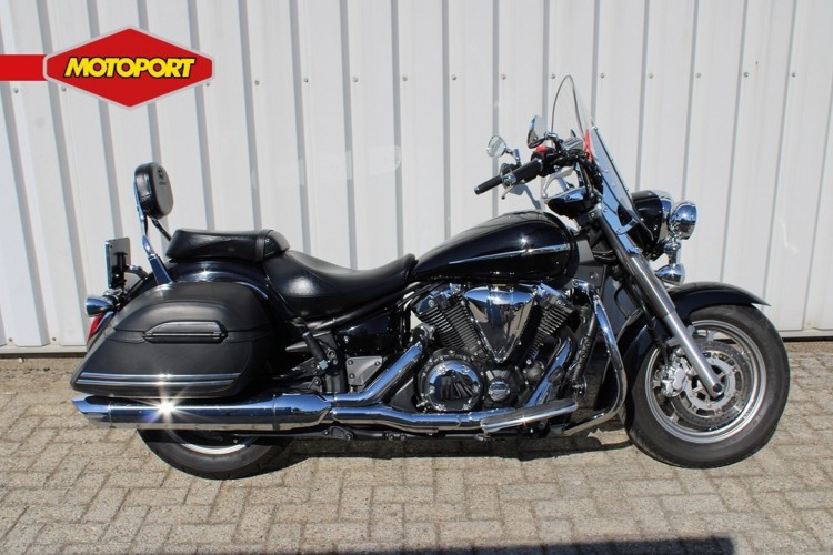 Yamaha XVS 1300 A midnightstar