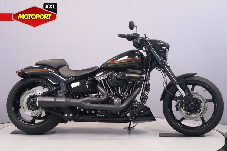 Foto van Harley-Davidson PRO STREET BREAK OUT CVO