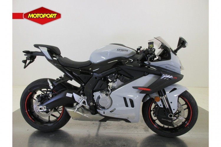 Foto van CFMOTO 675SR-R