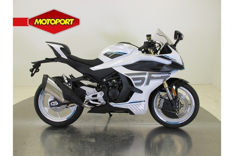 Foto van CFMOTO 450 SR
