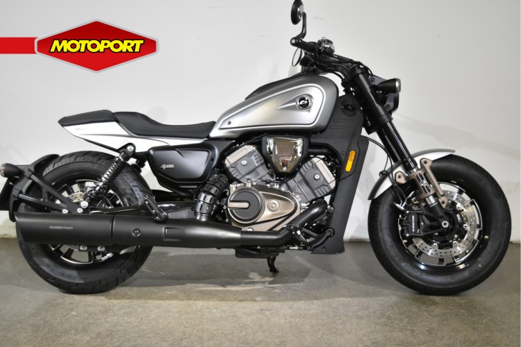 Foto van QJMotor SRV 600 V4