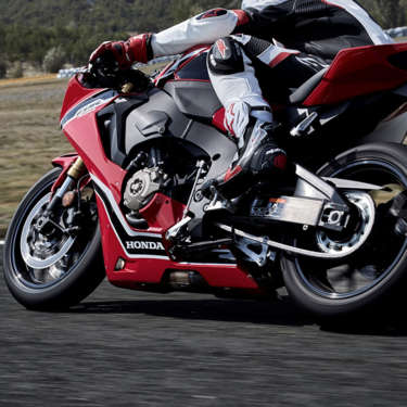 Honda CBR1000RR Fireblade Action 02