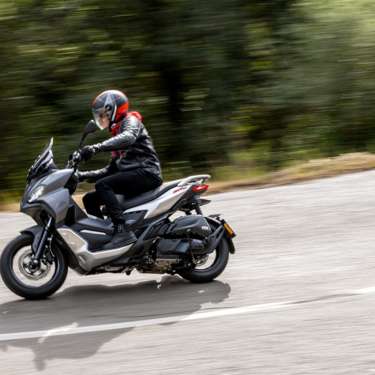 Aprilia SR GT - MotoPort.nl