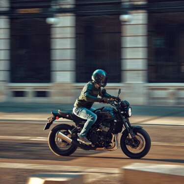 MY26_Z900RS_Black_Ball-(3)