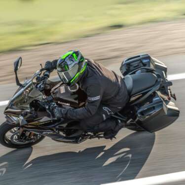 MY26_Ninja 1100SX_Action (3)