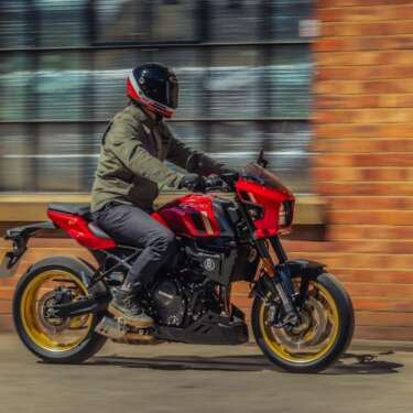 05_Suzuki-GSX-8T-en-8TT-krijgen-kleurenupdate-voor-2027