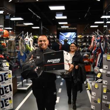 mp-bezoeker-happy-helm-02 normaal