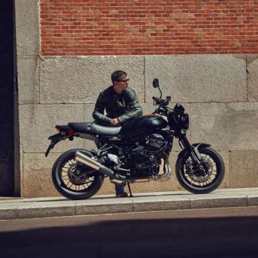 MY26_Z900RS_Black_Ball-(4)