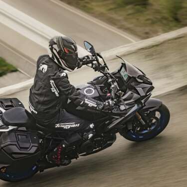 GSX-S1000GX_M6_Action_10