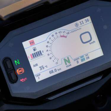 03_Suzuki-SV-7GX-vanaf-7
