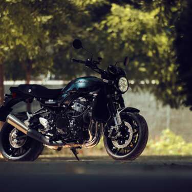 MY26_Z900RS_Black_Ball-(1)