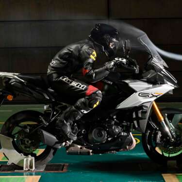 GSX-S1000GX_Wind_Tunnel_25
