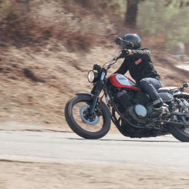 2017-Yamaha-XVS950XR-A-EU-Racing_Red-Action-005-03