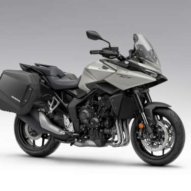 555797_26YM_Honda_CB1000GT