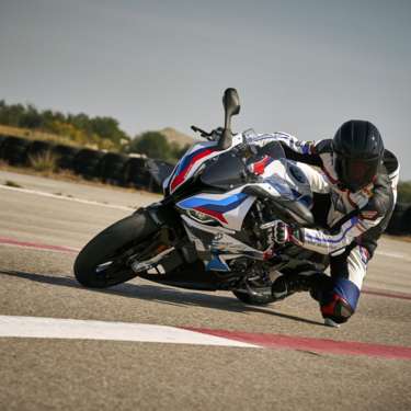 P90400311_highRes_the-new-bmw-m-1000-r