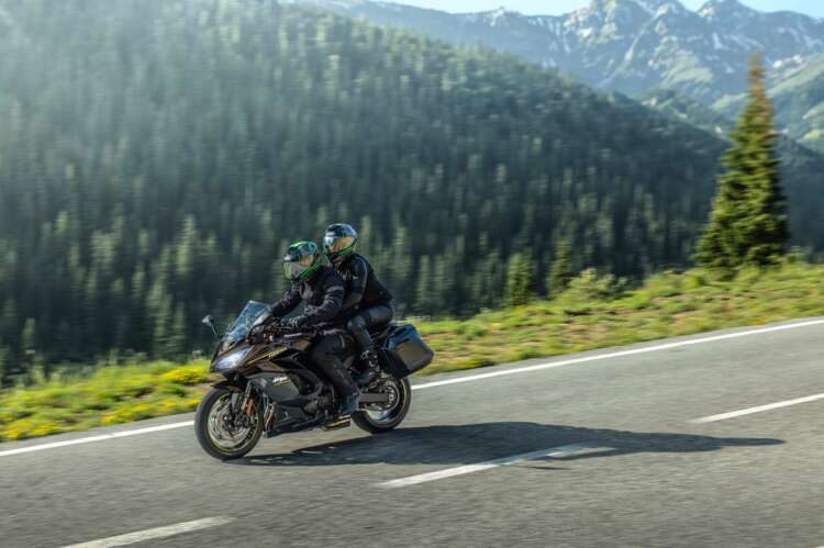 MY26_Ninja 1100SX_Action (2)