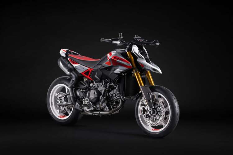 MY26_HYPERMOTARD_V2S_small