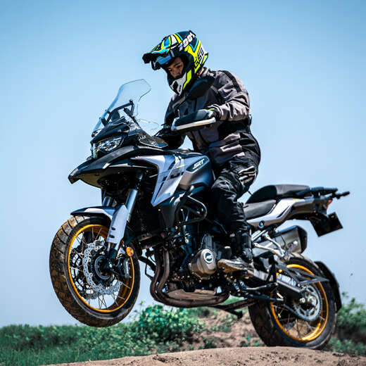 QJMOTOR-Adventure-MotoPort-Almere
