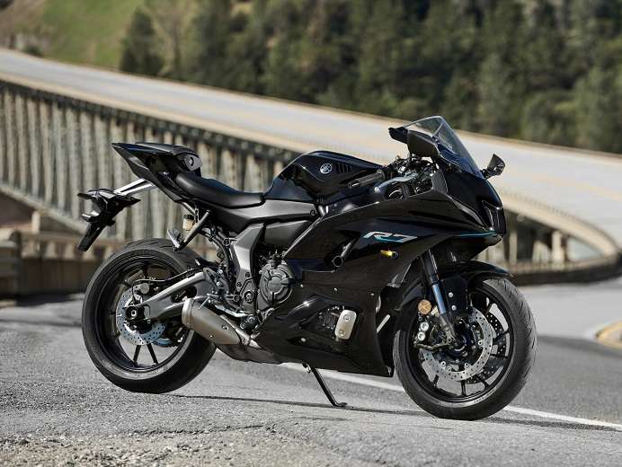 2022-Yamaha-YZF700R7-zwart