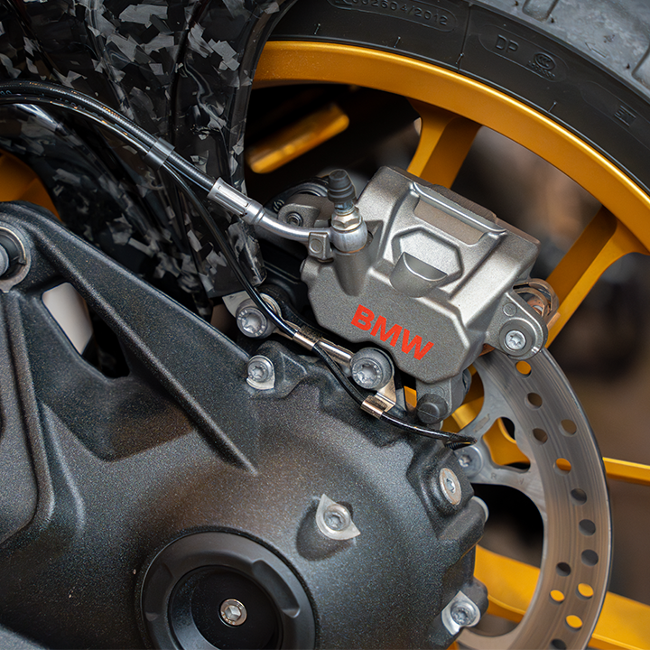 Motoport-Leek-BMW-Servicepunt-Onderhoud-Remmen-Banden