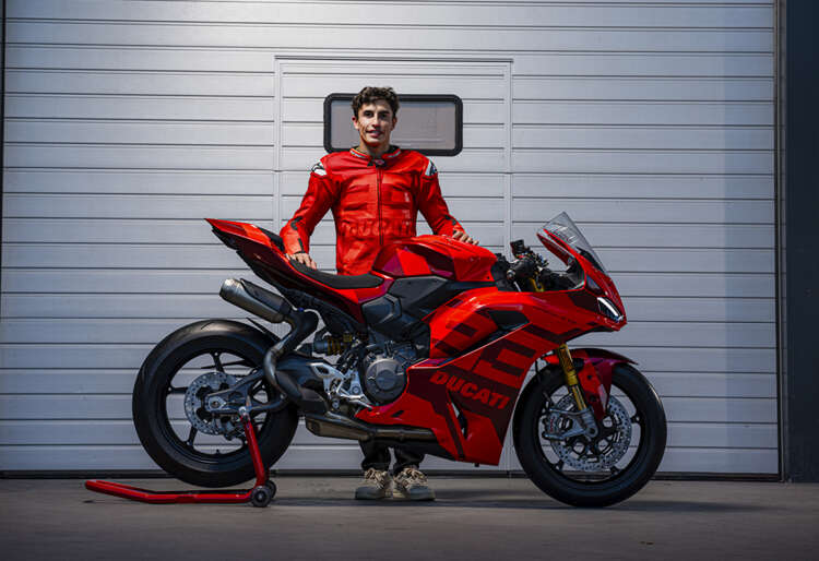 Panigale-V2-MM93-carousel-imgtext-full-1080x740