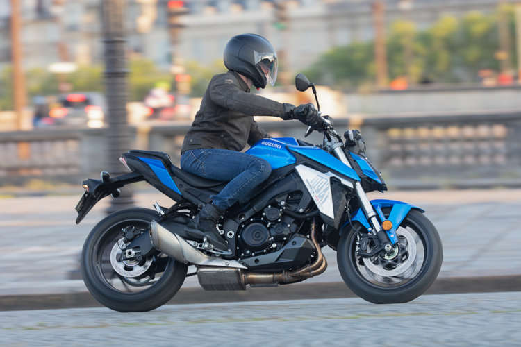 11-Suzuki_introduceert_GSX-S950