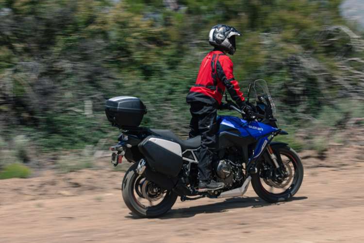 12-Suzuki-onthult-gloednieuwe-Suzuki-V-STROM-800