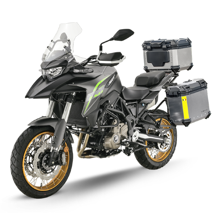 Motoport_Leek_SRT-700-X-Touring-schaduw