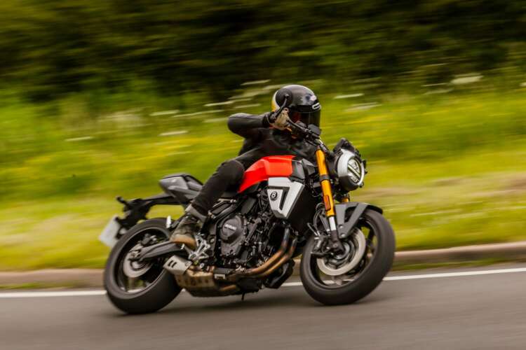 03_Suzuki-GSX-8T-en-8TT-krijgen-kleurenupdate-voor-2027