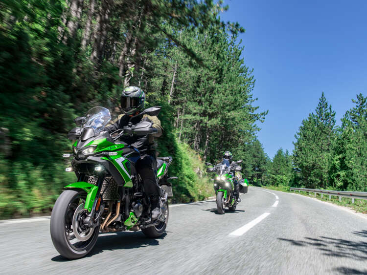 2027-Versys-900-SE-(3)-small