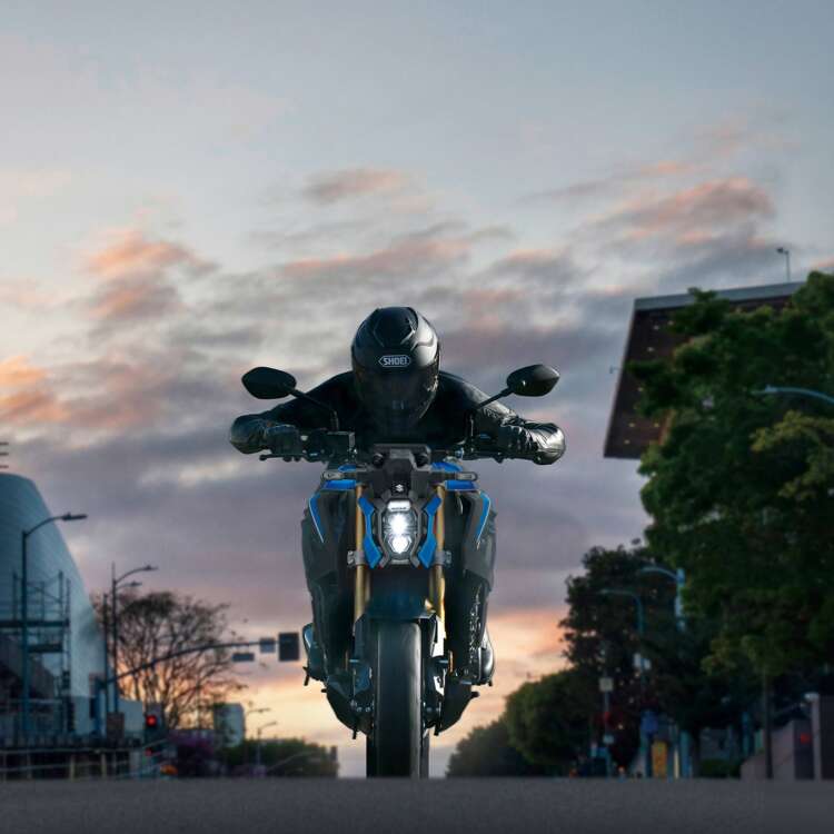 02_Suzuki-presenteert-de-nieuwe-kleuren-voor-de-GSX-S1000